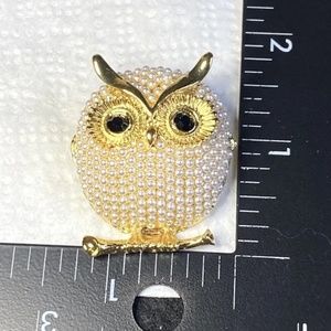Vintage Pearly White Snow Owl Brooch